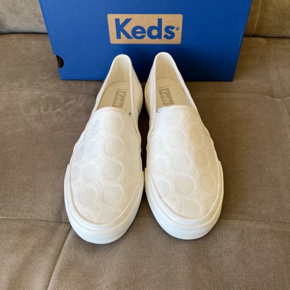 NIB - Double Decker Circle Dot Slip On Sneaker - Picture 3 of 5
